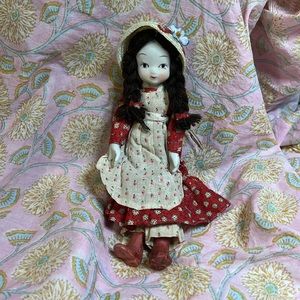 Porcelain Ceramic coutry doll w/ hat